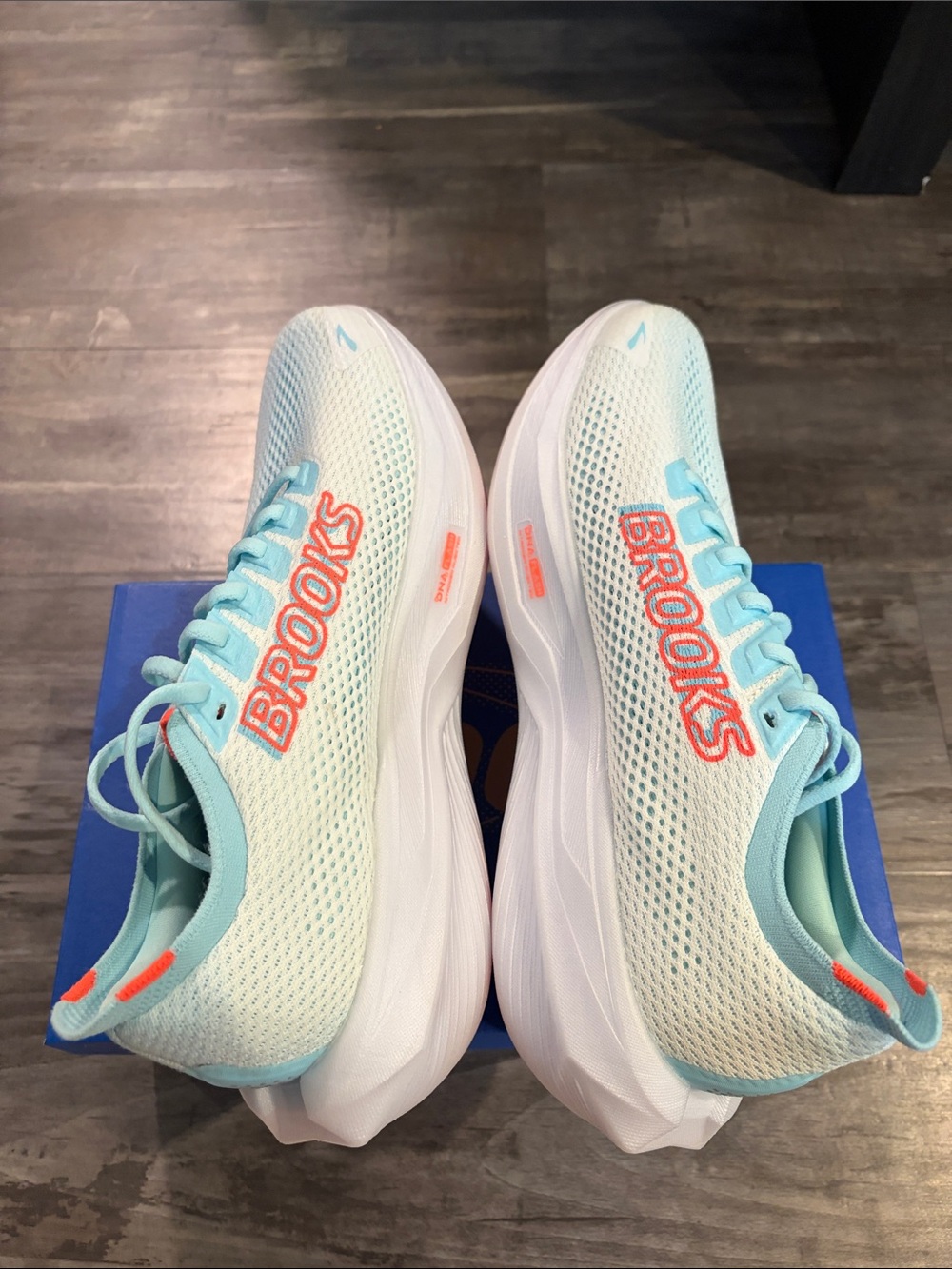 Brooks Hyperion 3 - Picture 4 of 7